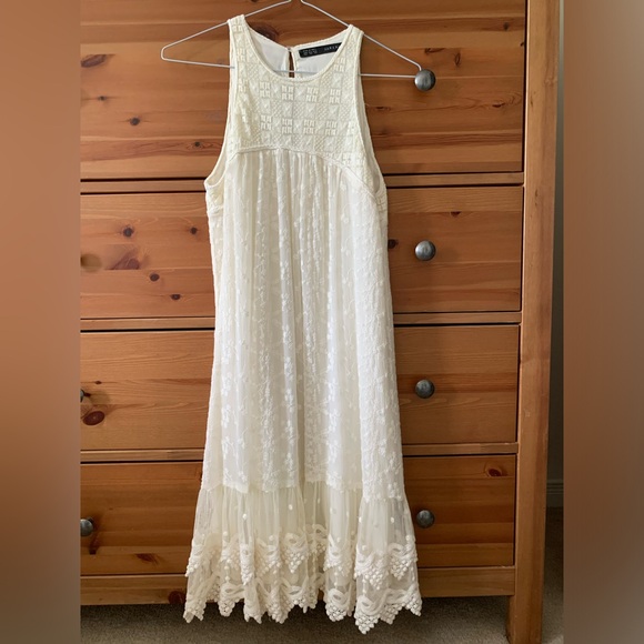 ZARA sleeveless lace dress - Picture 1 of 4